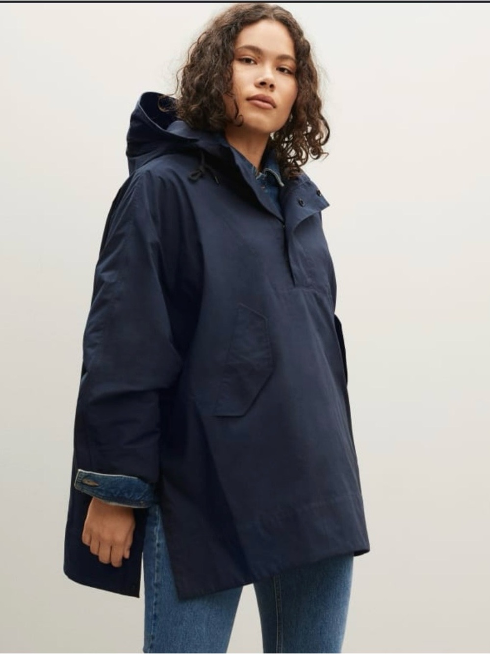 Everlane ReNew Navy Hooded poncho XS

New without tags- unworn